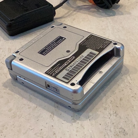 Gameboy Advance SP Console & Charger Handheld System Nintendo Silver AGS 001 - Picture 11 of 16